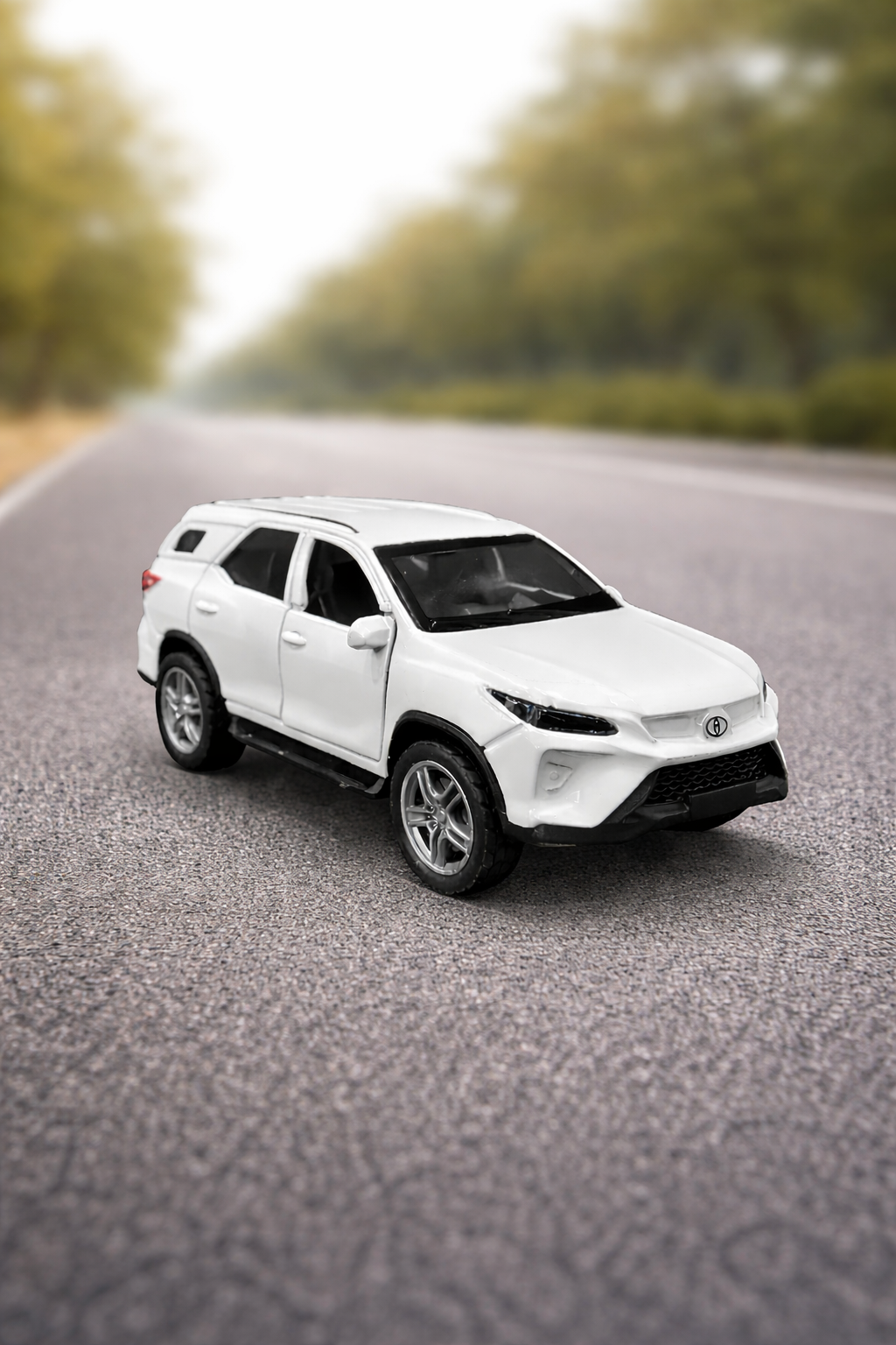 Diecast Fortuner Car Model 1:36 Scale.